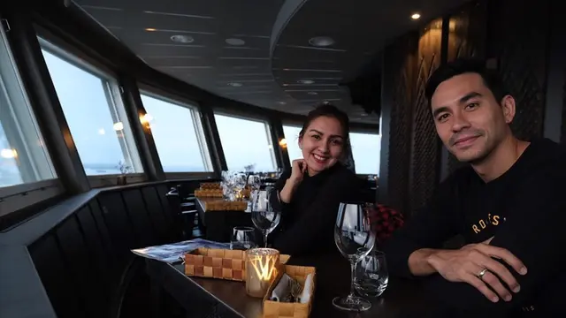 Donna Agnesia dan Darius Sinathrya. (Foto: Instagram @darius_sinathrya)