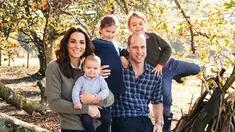 Pangeran William menikahi Kate Middleton pada 29 April 2011. Di tahun 2019 ini pernikahan keduanya telah memasuki tahun ke 9. William dan Kate telah dikaruniai dua orang putra dan satu orang putri.(Kapanlagi/AFP)