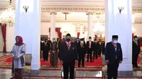 Presiden Jokowi menganugerahkan tanda jasa dan kehormatan kepada 53 tokoh, di antaranya kepada mantan Wakil Ketua DPR Fadli Zon dan Fahri Hamzah, Kamis (13/8/2020). ( Foto: Biro Pers Sekretariat Presiden)