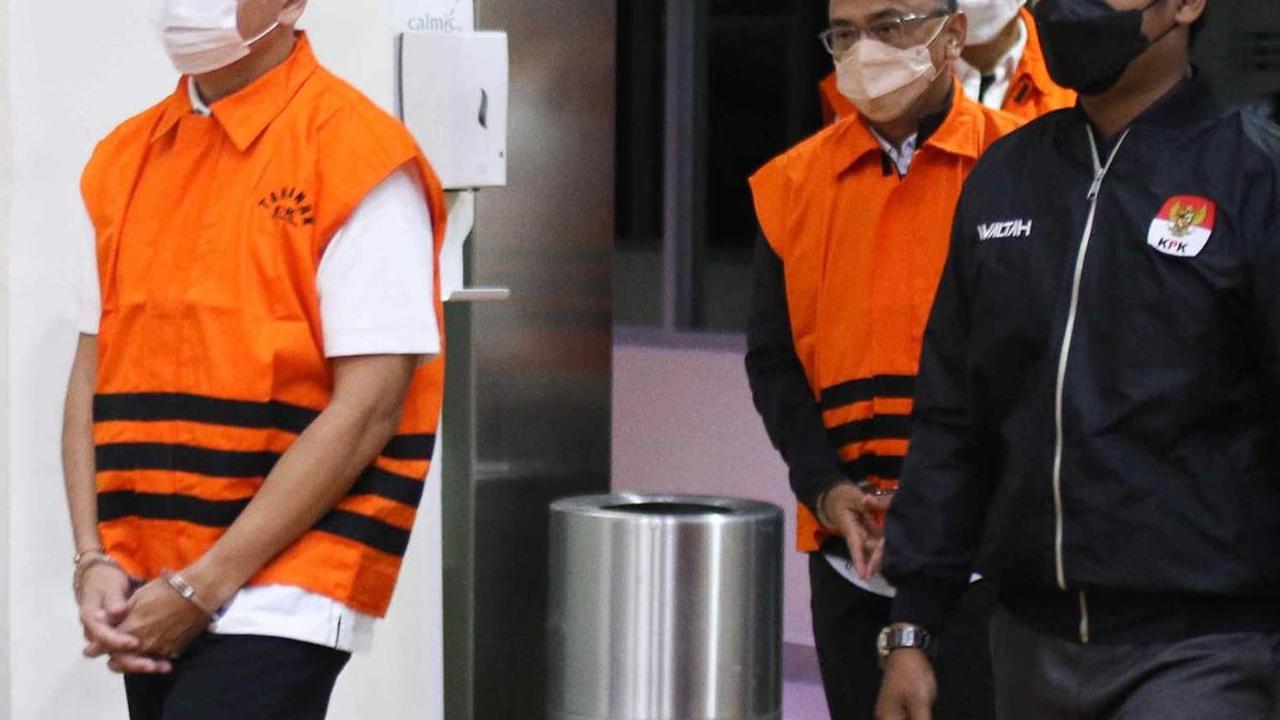 Komisi Pemberantasan Korupsi (KPK) menetapkan sejumlah tersangka dalam kasus dugaan tindak pidana korupsi penyaluran bantuan sosial (bansos) beras untuk keluarga penerima manfaat (KPM) dan program keluarga harapan (PKH) di Kementerian Sosial Tahun 2020.