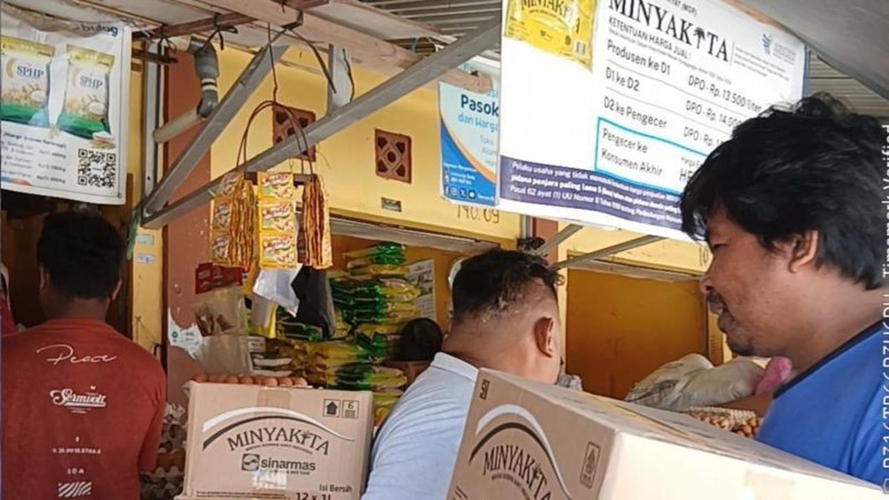Bulog Baubau Distribusikan 8.900 Liter Minyakita, Tekan Harga Pasar di Kota Baubau