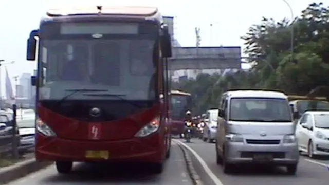 Liputan6 Petang 11-02-2014 |1| Tewas Keracuan Gas, Bus Transjakarta Mogok, Bus Impor Transjakarta Bekas?, Protes BKTB, Mobil Pemberian Wawan Disita, Mobil Panas dari Wawan