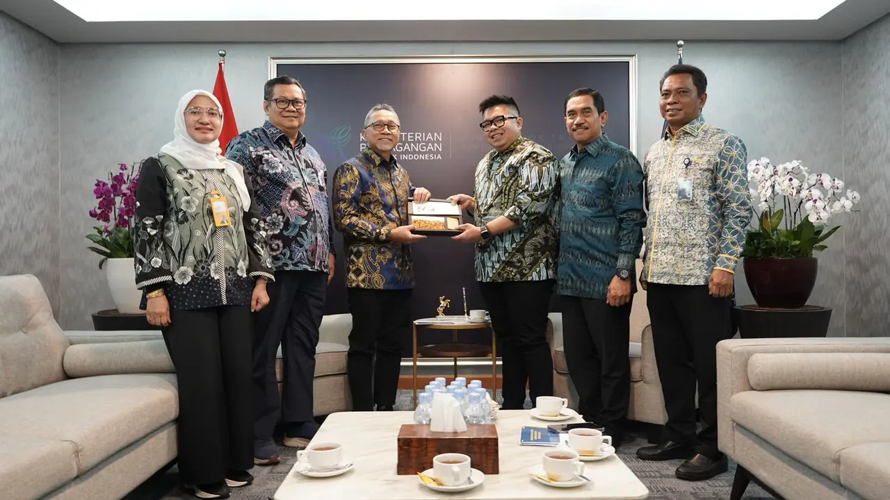 PT Taspen (Persero) telah menyerahkan manfaat pensiun dan Tabungan Hari Tua (THT) kepada sejumlah mantan menteri Kabinet Indonesia Maju