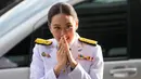 Perdana Menteri Thailand yang baru terpilih, Paetongtarn Shinawatra tiba sebelum upacara pengesahan kerajaan di kantor partai Pheu Thai di Bangkok, Thailand, Minggu 18 Agustus 2024. (AP Photo/Sakchai Lalit)