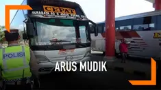 Jelang arus mudik 2019, petugas merazia kelengkapan sopir bus. Hasilnya 10 bus ditemukan