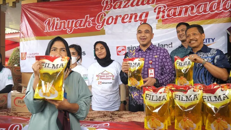 PT Indah Kiat Pulp & Paper Tbk Tangerang Mill dan Sinar Mas Land kembali menyelenggarakan bazar minyak goreng kemasan harga terjangkau di tiga titik lokasi. (Dok Sinar Mas)