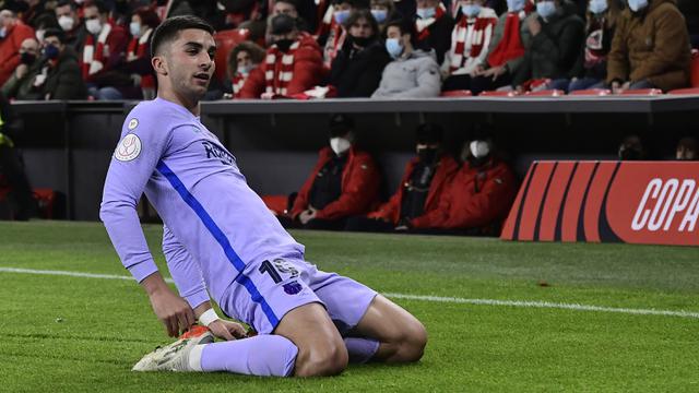 Foto: Hasil Bertolak Belakang di babak 16 Besar Copa Del Rey 2021 / 2022, Barcelona Tumbang, Real Madrid Menang