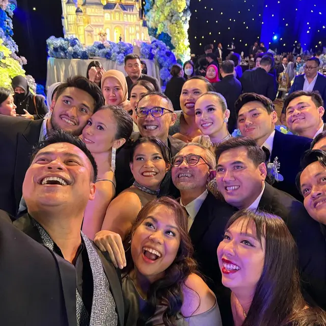 Acara resepsi pernikahan Chelsea Islan dan Rob Clinton Kardinal (Foto: Instagram ryanogilvy)