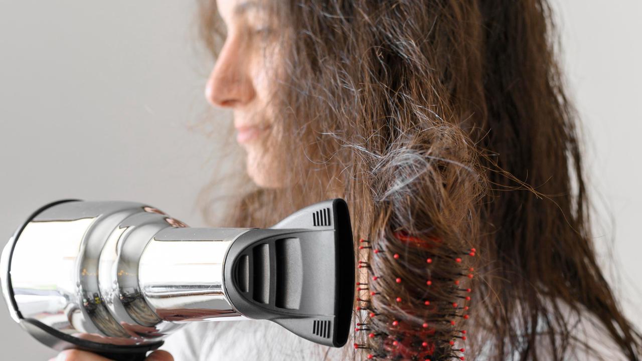 Rambut Diwarnai tapi Tetap Cantik? Ini Dia 7 Tips Alami yang Wajib Kamu Coba!