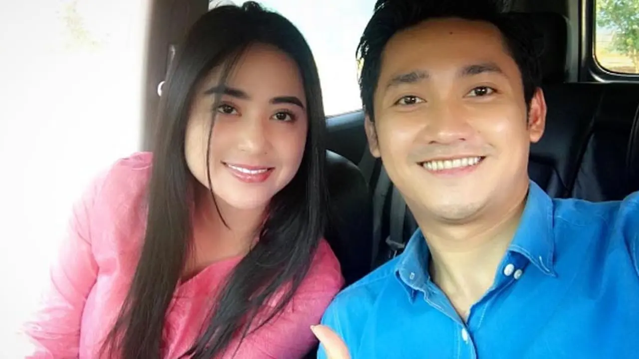 Dewi Perssik dan Angga Wijaya