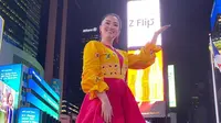 Fitri Carlina Goyang Times Square di New York City dengan Lantunan Dangdut