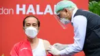 Presiden Joko Widodo atau Jokowi menjalani vaksinasi COVID-19 dosis kedua di Kompleks Istana Kepresidenan, Jakarta, Rabu (27/1/2021). Jokowi menjadi orang pertama yang menerima vaksin COVID-19 dalam program vaksinasi massal secara gratis di Indonesia. (Lukas/Biro Pers Sekretariat Presiden)