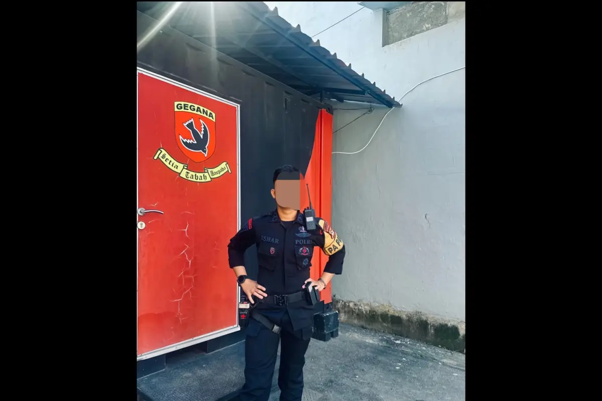 Anggota Brimob Bripda AIS dilaporkan atas tuduhan memaksa pacar menggugurkan kandungan.