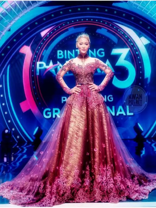 Penyanyi yang dikenal melalui goyang ngebor itu dilarikan ke rumah sakit pada Minggu (23/10). Ia mengalami penyakit infeksi saluran kemih. (Instagram/inul.d)