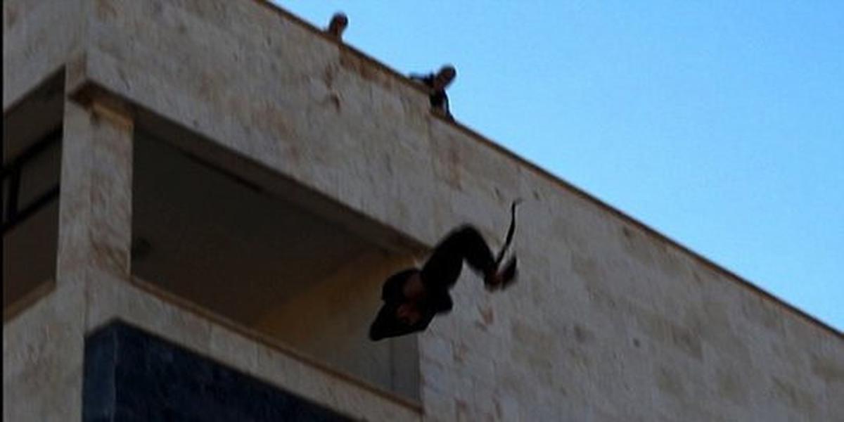 ISIS lempar pria gay dari atas gedung tinggi