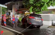 Mobil Terperosok Matraman Saat Belajar Nyetir, Petugas Gulkarmat Sigap Evakuasi