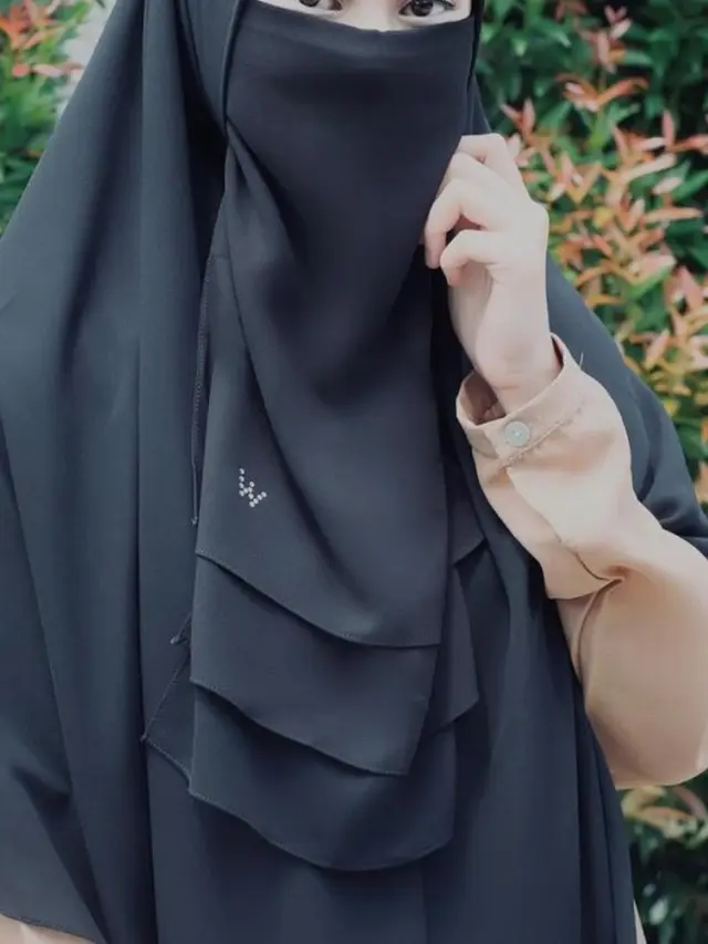 6 Potret Dinda Hauw saat Pakai Cadar, Tuai Pujian