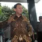 Gubernur DKI Jakarta Basuki 'Ahok' Tjahaja Purnama menyambangi Gedung KPK, Jakarta, Selasa (12/4).  (Liputan6.com/Helmi Afandi)