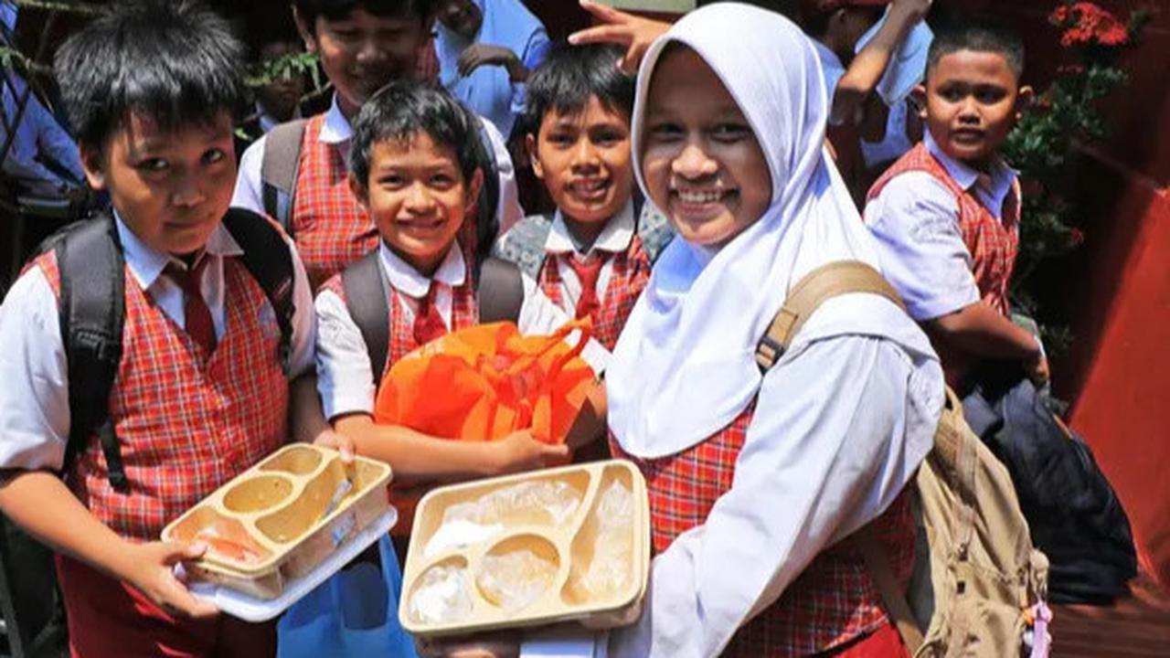 VIDEO: Prabowo Tegas, Program Makan Siang Bukan Cari Perhatian!