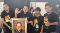Pulang Kampung ke Majalengka, Erick Thohir Dapat Cendera Mata Lukisan Wajah