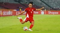 Aksi Yardan Yafi saat Timnas Indonesia U-23 menghadapi Timnas Brunei Darussalam dalam laga Grup A Piala AFF U-23 2025 di Stadion Utama Gelora Bung Karno, Jakarta, Selasa (15/7/2025).