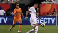 Marco Nasti dari AC Milan menggiring bola selama pertandingan Persahabatan Pra-Musim antara AC Milan dan Real Madrid di Stadion Soldier Field pada 31 Juli 2024 di Chicago, Illinois. Justin Casterline/Getty Images/AFP