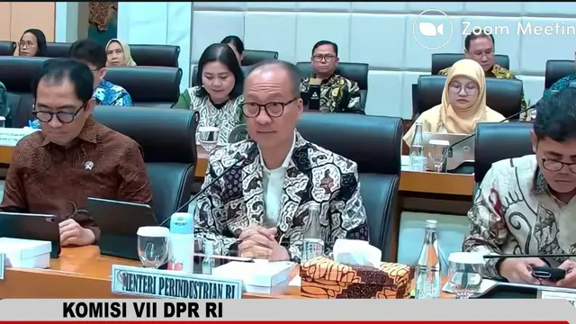 Menteri Perindustrian, Agus Gumiwang Kartasasmita dalam Rapat Kerja dengan Komisi VII DPR, Senin (26/1/2026). (Liputan6.com/Arief)