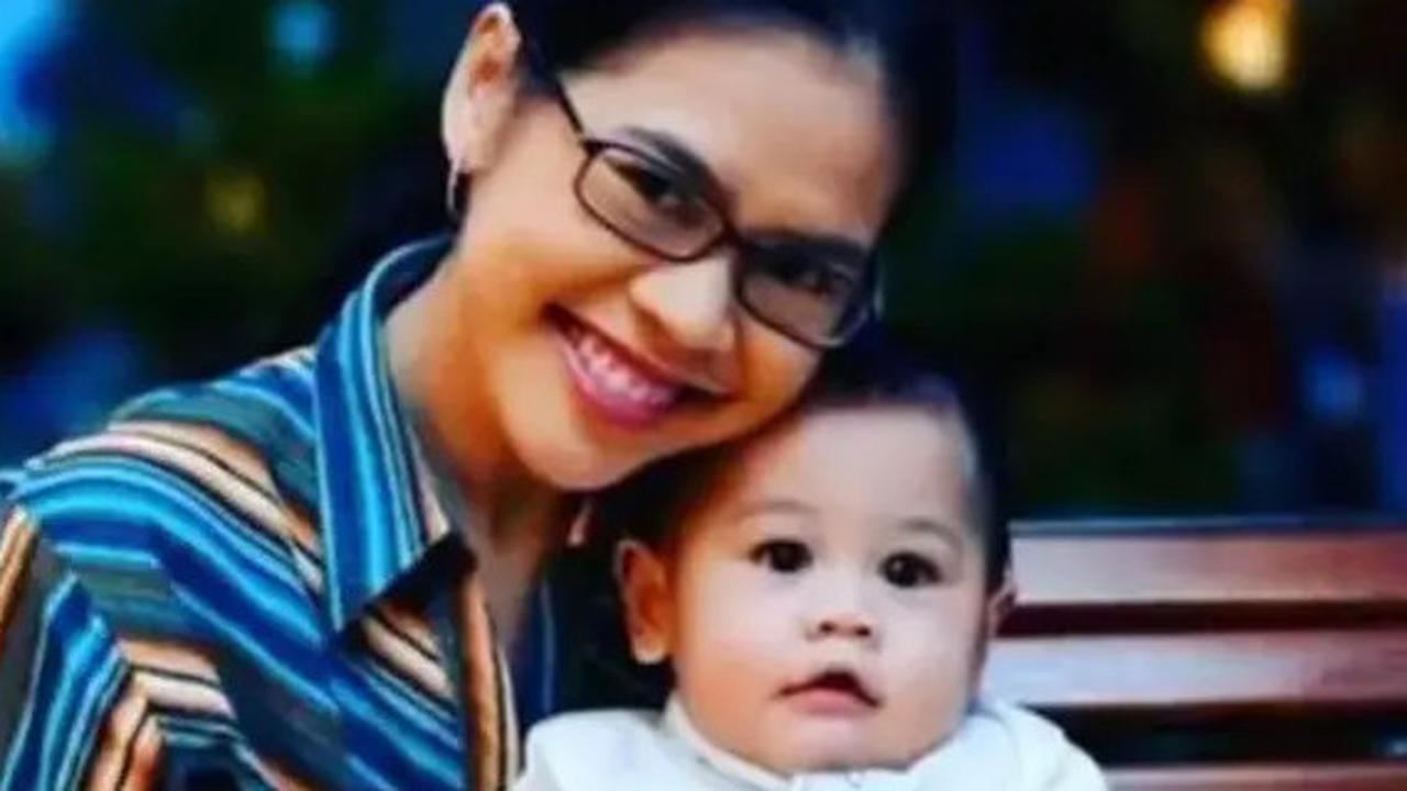 6 Potret Lawas Gisca Putri Anak Dewi Yull Bersama Buah Hatinya, Meninggal di Umur 28 Tahun Gara-Gara Meningitis