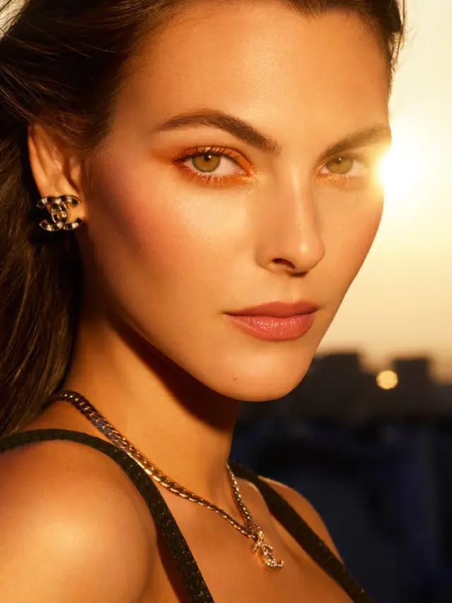 Rayakan Pancaran Cahaya Golden Hour Sepanjang Hari Lewat Koleksi LES BEIGES CHANEL Summer 2025