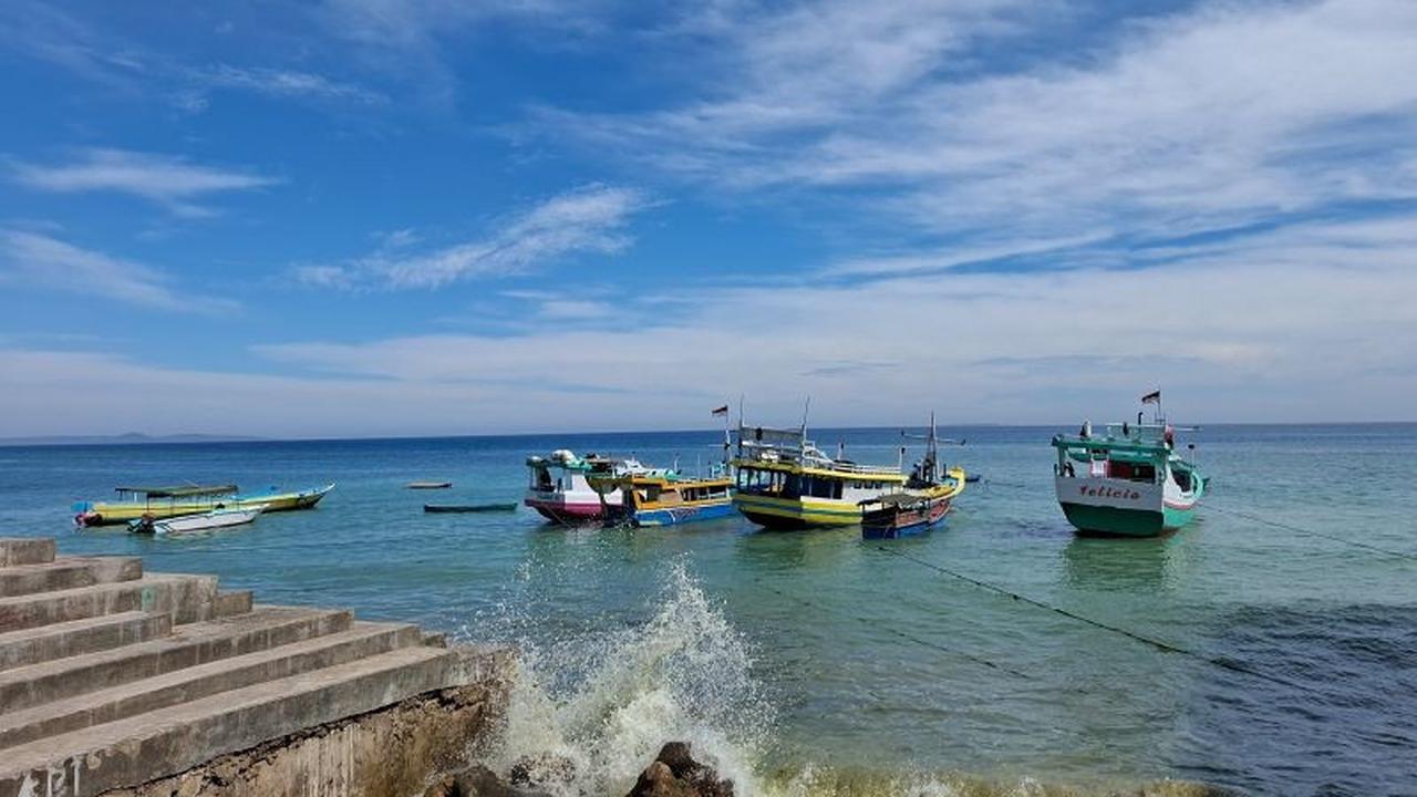 BMKG: Waspadai Potensi Gelombang Tinggi NTT Capai 2,5 Meter hingga Awal Desember 2025