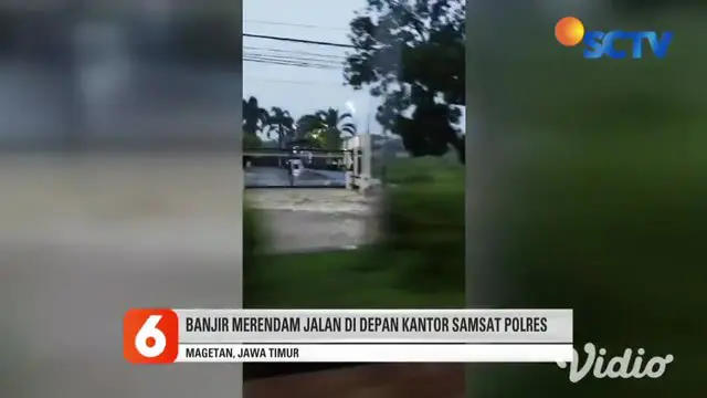 Hujan deras yang mengguyur Magetan pada Jumat siang hingga petang, menyebabkan banjir di beberapa ruas jalan. Terparah berada di Jalan Mayjen Sukowati atau depan Kantor Samsat Magetan. Sebuah sepeda motor terseret banjir karena nekat melintas.