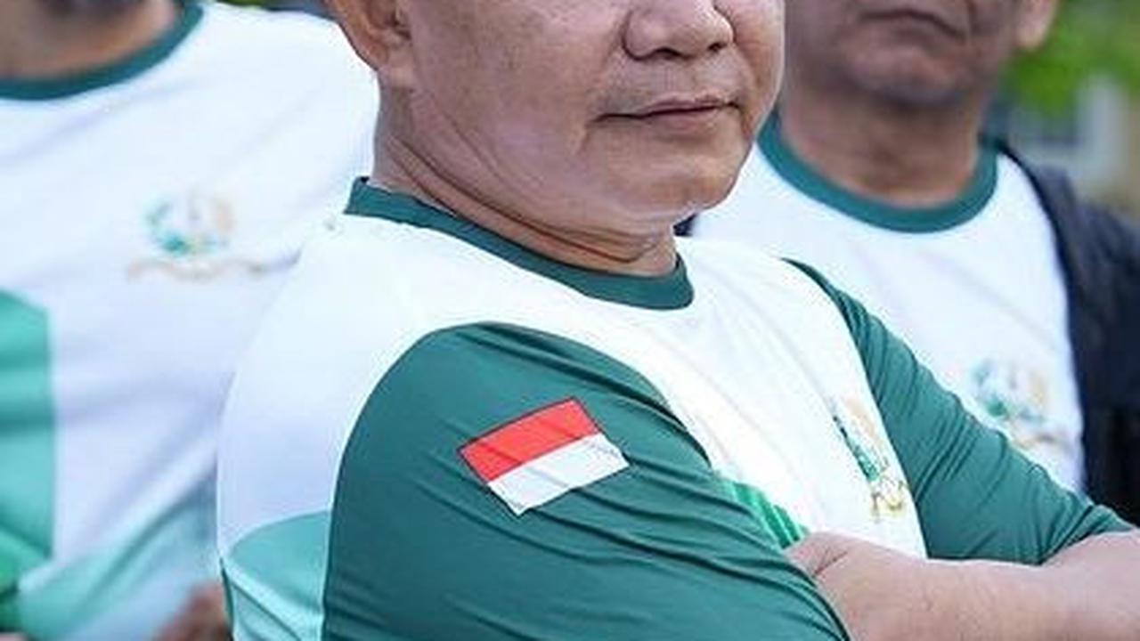 Mantan Kasad Jenderal Dudung Abdurachman baru-baru ini berkumpul sekaligus reuni dengan Angkatan Radar 88 pada Jumat (12/1).<br>