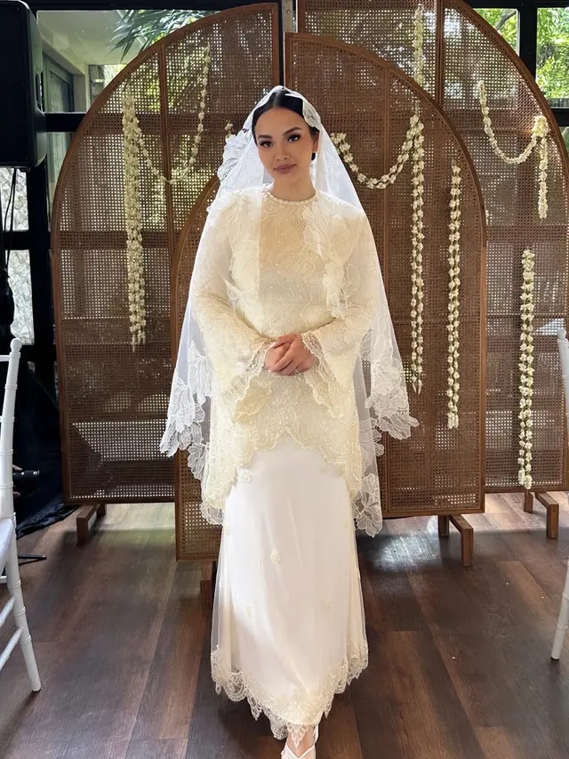 Alexandra Kakak Alyssa Daguise saat Akad Nikah dan Siraman sang Adik.