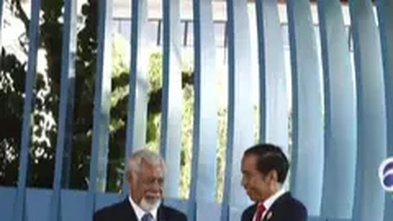 VIDEO: Sikap Sempurna Ala Xanana Gusmao Bikin Jokowi Tertawa di Gala Dinner KTT AIS