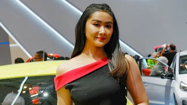 Kumpulan Potret SPG Cantik yang Mewarnai GIIAS 2023 (Amal/Liputan6.com)