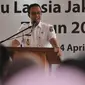 Gubernur DKI Jakarta, Anies Baswedan memberikan sambutan saat membagikan Kartu Lansia Jakarta (KLJ) 2019 di Jakarta Islamic Center, Koja, Rabu (24/4). Anies menyebutkan, sebanyak 40.419 orang lansia akan mendapatkan kartu ini di tahun 2019. (merdeka.com/Iqbal S. Nugroho)