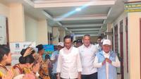 Plt. Direktur Utama Rajawali Nusindo Wahyu Sakti bersama Sri Sultan Hamengkubuwono X hadiri peluncuran Program KDMP di Sinduadi, Kepanewon Mlati, Sleman,&nbsp;Yogyakarta (Dok&nbsp;Rajawali Nusindo)
