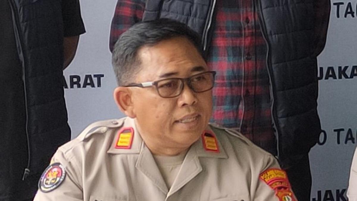 Polisi Nonton Bola Saat Warga Lapor KDRT, Polres Jakbar Klarifikasi