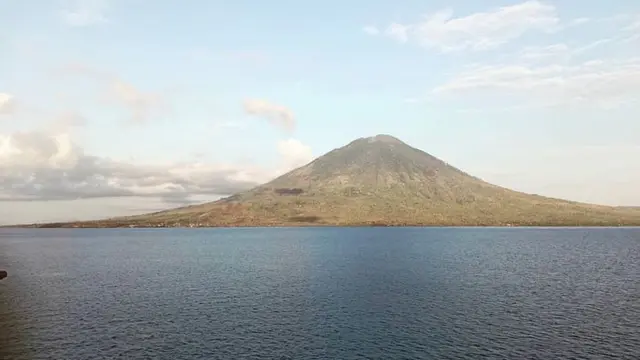 Pemandangan Gunung Iliboleng di Flores NTT @beta_jetlie