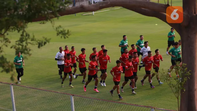 Foto: Timnas Indonesia U-23 Gelar Latihan Perdana untuk Piala AFF U-23, 6 Pemain Belum Bergabung