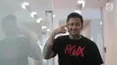 Aktor Tora Sudiro berpose saat sesi foto di kantor Liputan6.com di SCTV Tower, Jakarta, Selasa (1/30). Dalam film garapan sutradara Ifa Ifansyah itu, Tora berperan sebagai Raga, yakni pria yang sering berganti kekasih. (Liputan6.com/Fatkhur Rozaq)