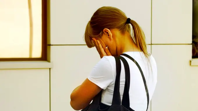 [Bintang] Menangis saat kerja