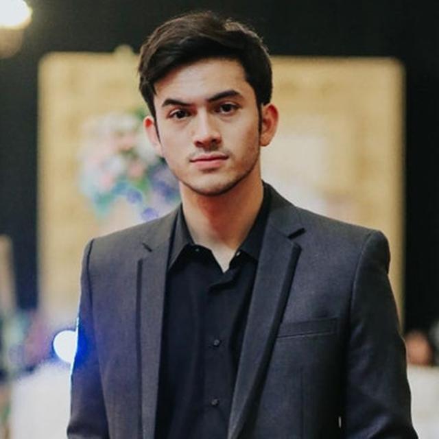 7 Potret Rumah Rizky Nazar Dominasi Warna Emas Dan Ada Lukisan Karya Sang Ayah Hot Liputan6 Com Sekarang giliran rizky nazar yang akan. 7 potret rumah rizky nazar dominasi