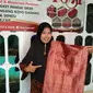 Pengusaha kain songket Yosi Irawati asal Bukit Tinggi, Sumatera Barat. Foto: Dok Pribadi