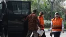 Mantan Anggota DPRD Sumatera Utara, Rinawati Sianturi dan anggota Komisi XI DPR, Rooslynda Marpaung tiba di gedung KPK, Jakarta, Rabu (11/7). Rinawati Sianturi dan Rooslynda Marpaung menjalani pemeriksaan perdana. (Liputan6.com/Herman Zakharia)