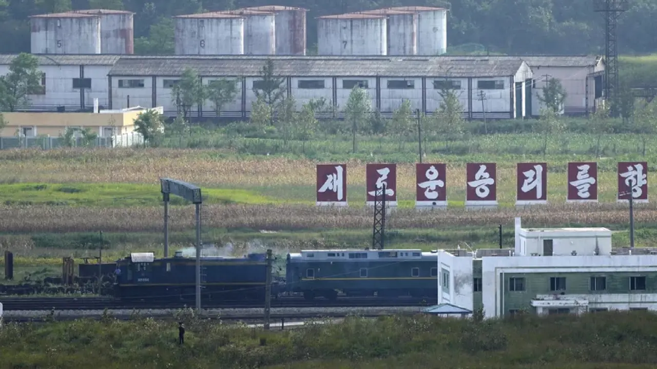 Kereta pemimpin Korea Utara Kim Jong Un. (Ng Han Guan/AP)