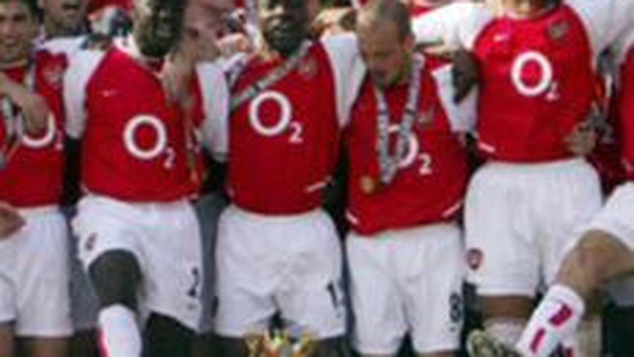 10. Arsenal (Inggris)