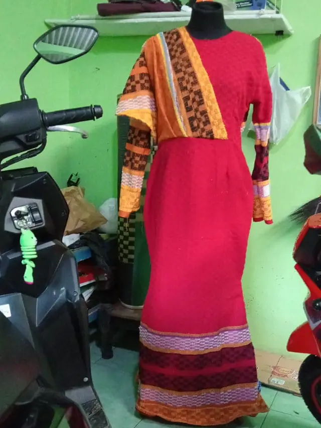 7 Potret Baju Couple Lebaran yang Terbuat dari Handuk, Hasil Keren