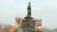 Patung ini memiliki legenda yang akan membuat Anda kembali ke Praha (foto: Matt Borak)