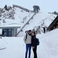 Sebelumnya, ada artis cantik Bunga Zainal. Ia memutuskan menikah dengan Sukhdev Singh pada tahun 2014 silam. Suami bunga merupakan pengusaha yang juga pendiri rumah produksi Screenplay Films. Hingga kini, Bunga telah memiliki dua orang anak laki-laki. Meski terpaut 18 tahun, rumah tangga Bunga dan suami sangat harmonis dan mesra. [Instagram/bungazainal05]